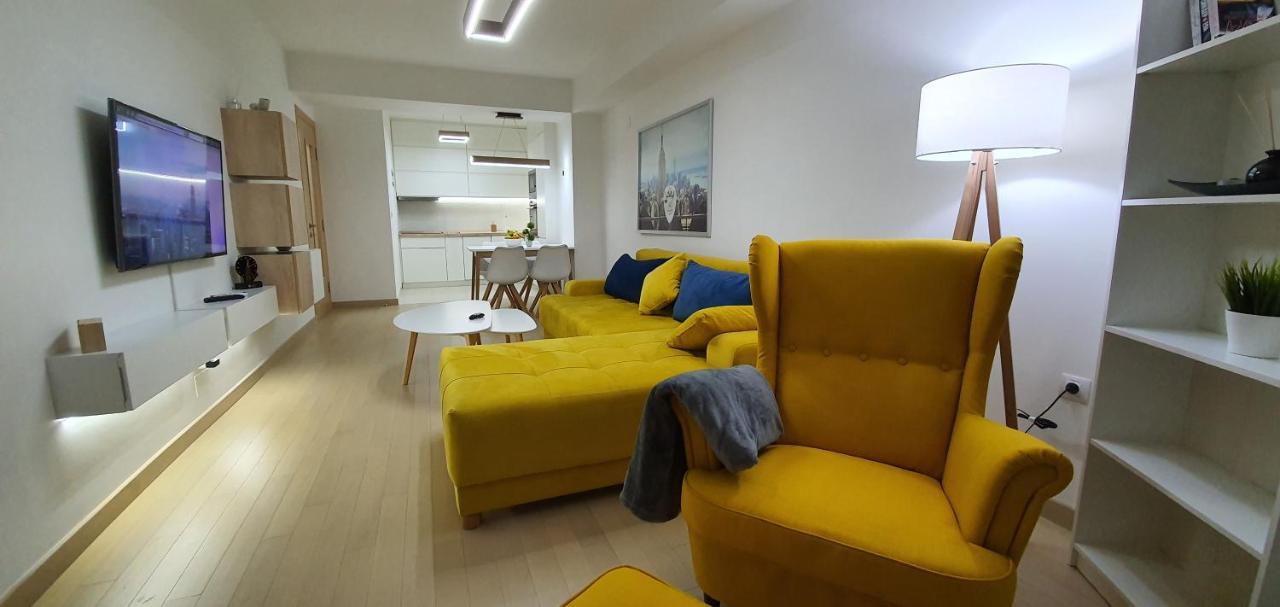 Lux Apartment Flatiron Skopje Bagian luar foto