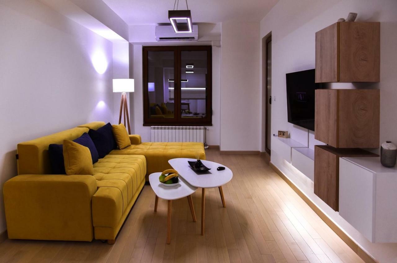 Lux Apartment Flatiron Skopje Bagian luar foto