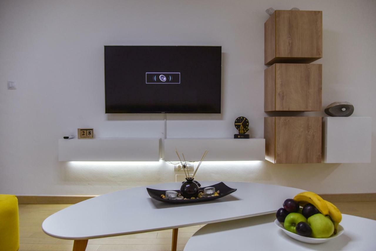 Lux Apartment Flatiron Skopje Bagian luar foto