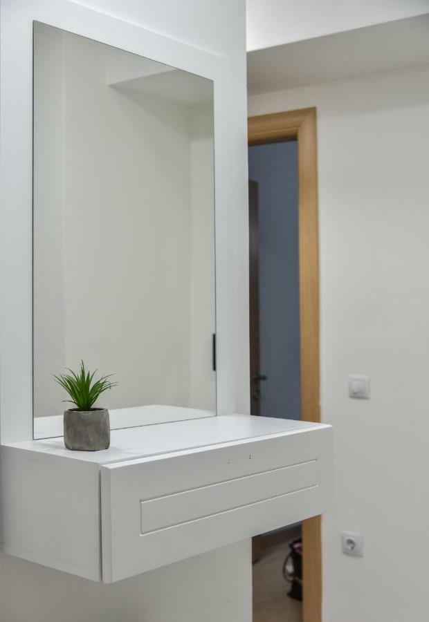 Lux Apartment Flatiron Skopje Bagian luar foto